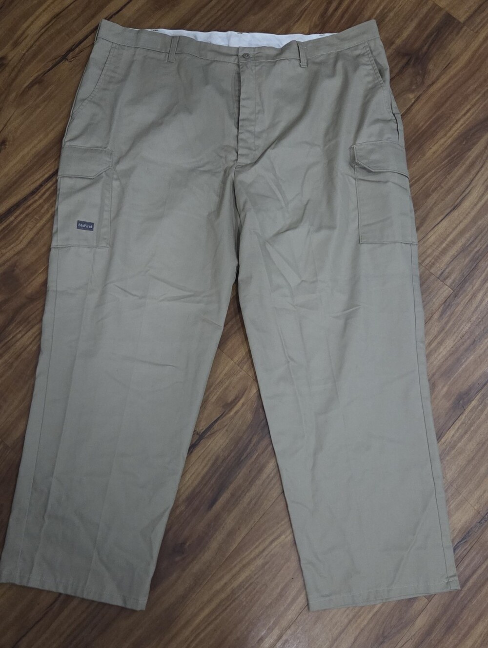 SoftWill by UniFirst Men’s Khaki Cargo Work Pants – Size 46